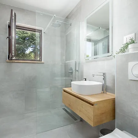 Διαμέρισμα New Relax B4+1 With Whirpool Πόρετς